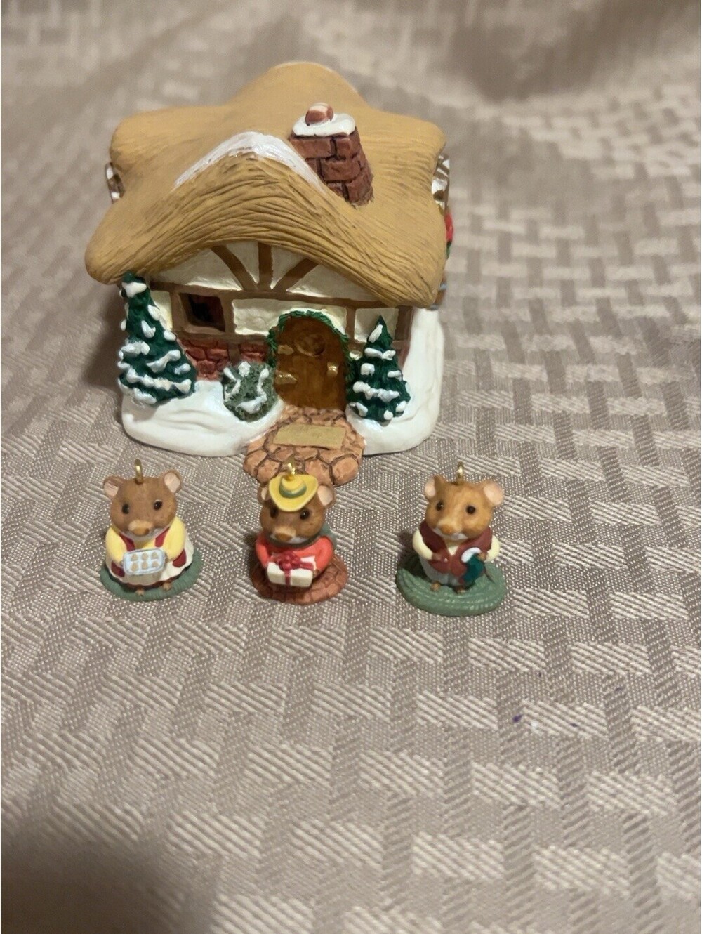 1995 Hallmark A Moustershire Christmas 4 Pc Mini Ornament Set NEW No Box mice